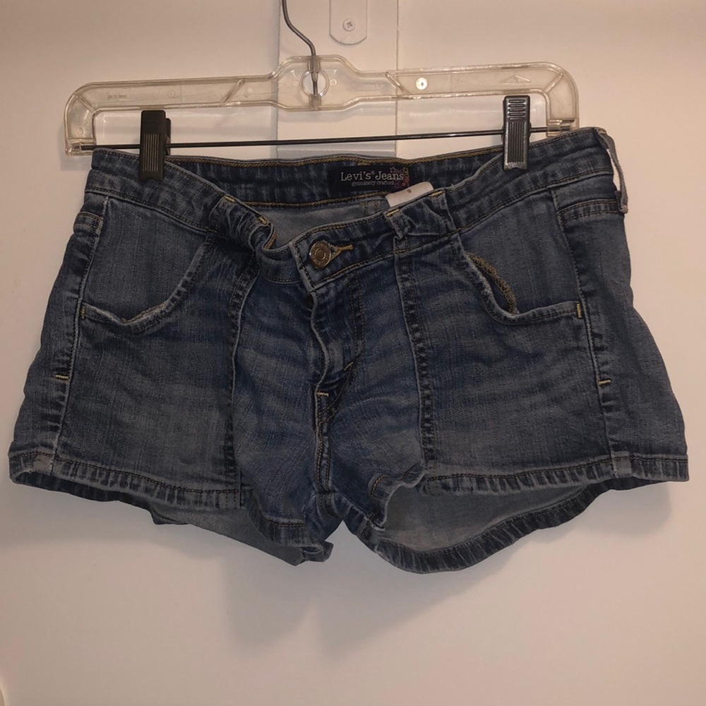 Authentic Levi’s denim short shorts